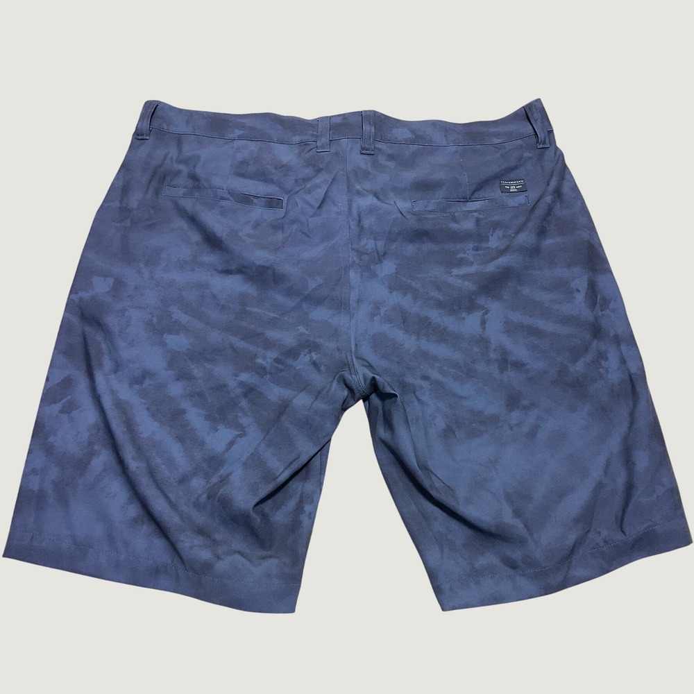 TravisMathew Performance Stretch Golf Shorts Mens Size 38 Blue Tonal Cloud Print - Picture 8 of 8